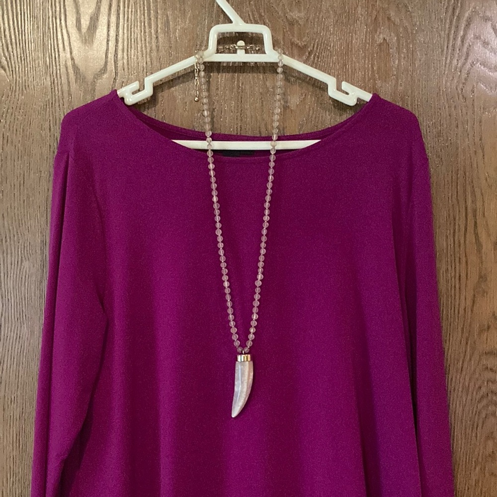 Pretty light pink and gold Necklace with horn